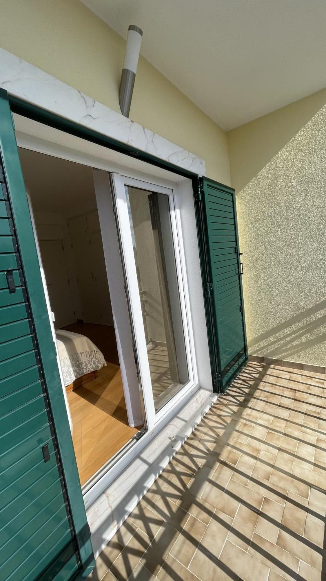 Lolik Villa Sobreda Esterno foto